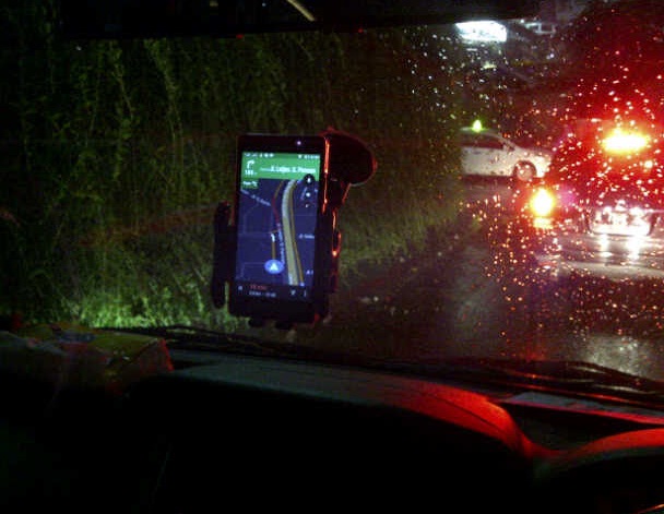 alat gadget pemandu arah gps